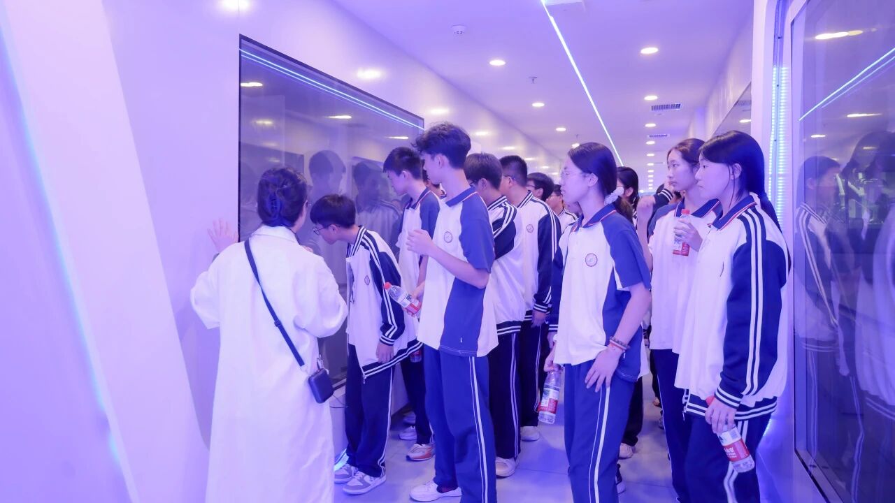 向新而行·“智”檢未來(lái) 國(guó)聯(lián)質(zhì)檢開(kāi)展2025年全國(guó)檢驗(yàn)檢測(cè)機(jī)構(gòu)開(kāi)放日活動(dòng)