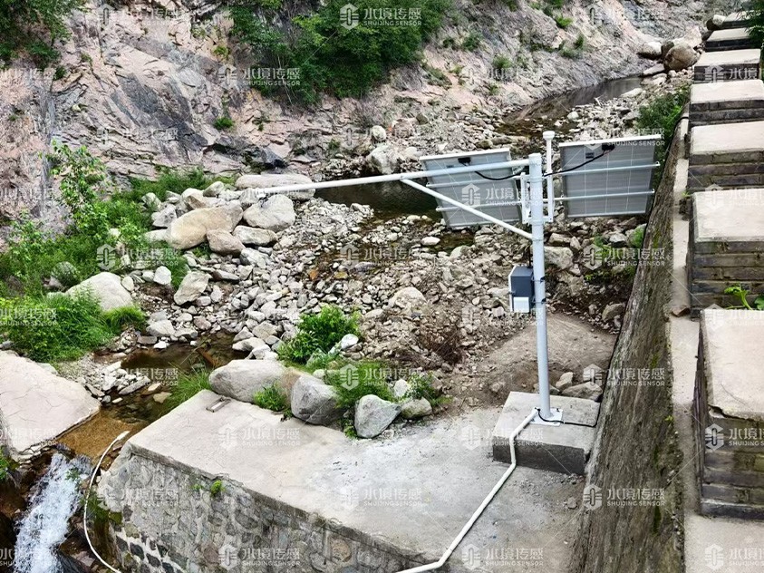 河北霧靈山立桿水質監測站安裝實例
